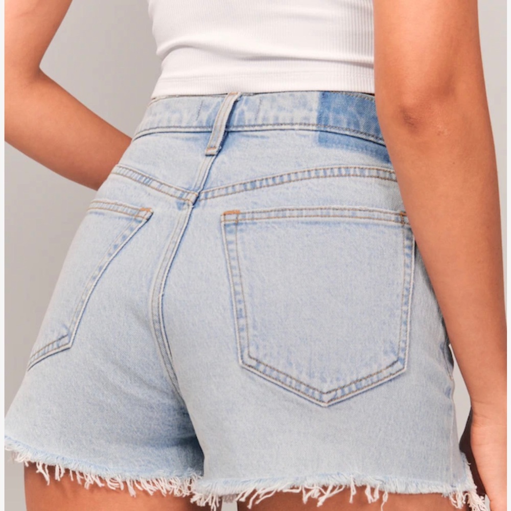 Abercrombie & Fitch High Rise Mom Short - Picture 2 of 7